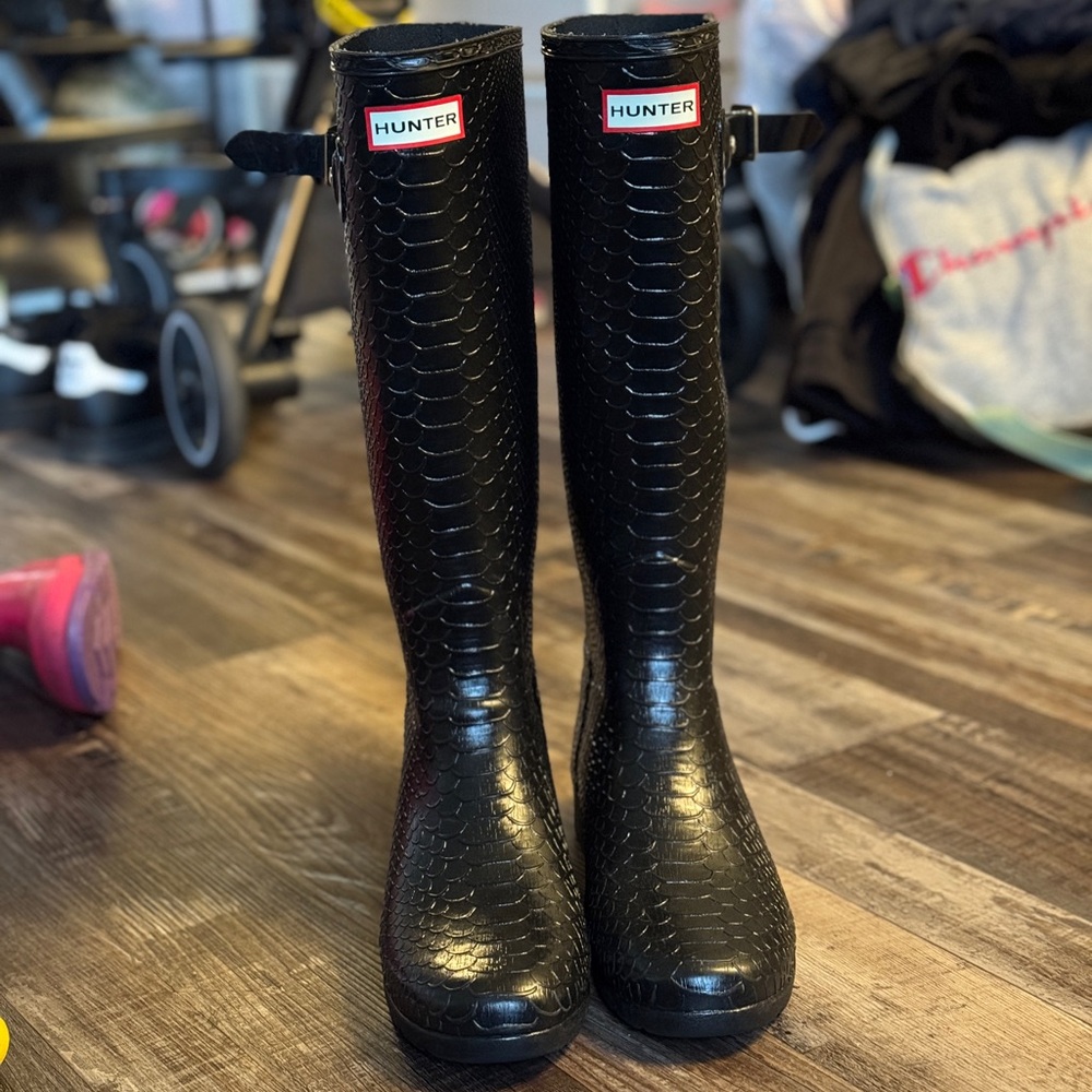 Hunter Black Textured Waterproof Boots